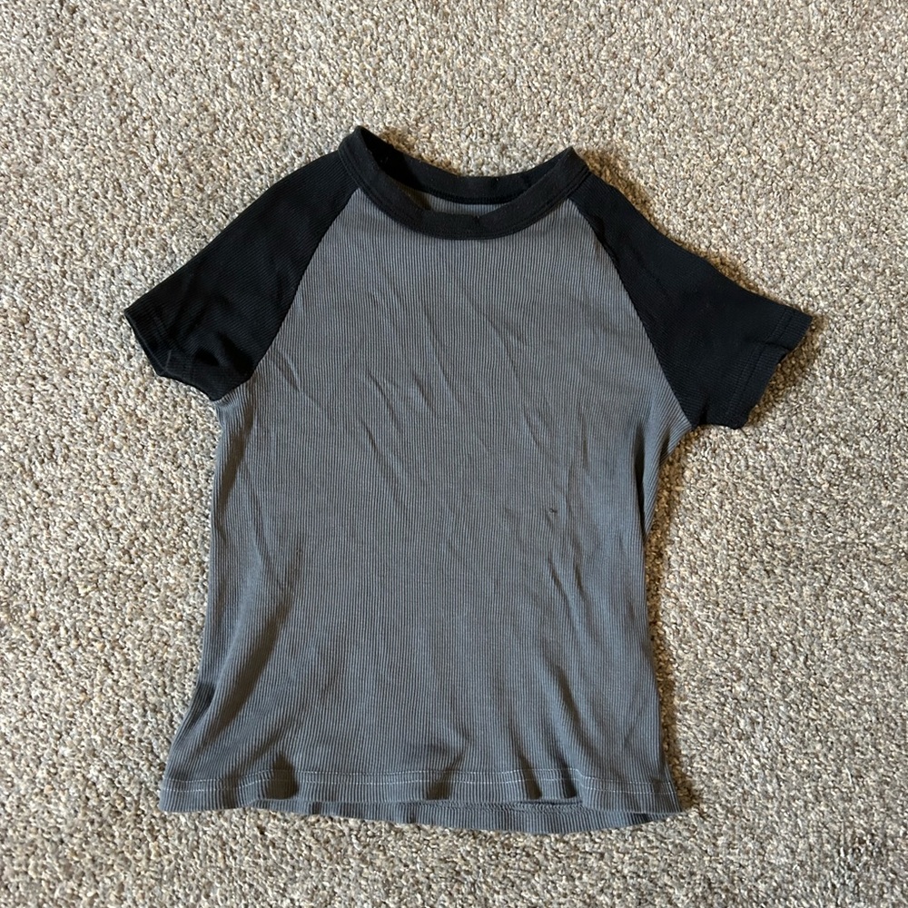 Brandy Melville two tone baby tee